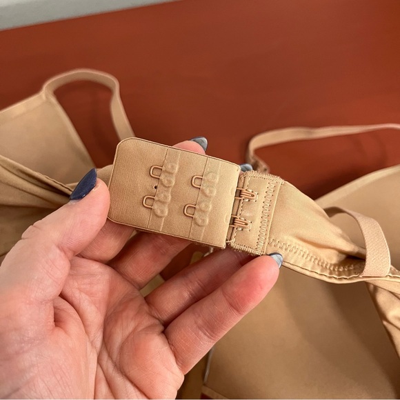 SKIMS NWT Wireless Form Push-Up Plunge Bra Ochre Nude Size 34D Adjustable - Picture 9 of 16